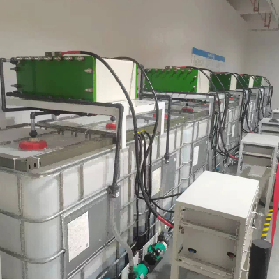 Batterie à flux REDOX au vanadium 50kw/200kwh avec sa propre technologie de base pour le stockage d'énergie