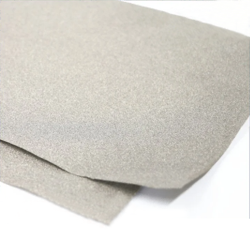 Révolutionner le stockage d'énergie avec un tapis en fibre de titane pour l'électrolyse d'eau à pile à combustible